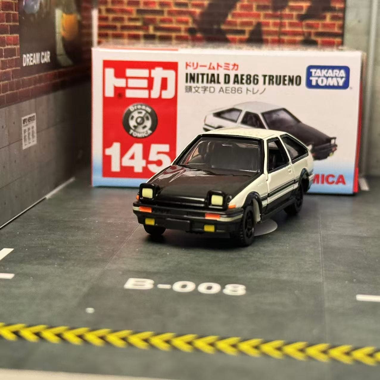 Dream Tomica NO. 145 Initial D - Model Kit Ae86 评论和价格